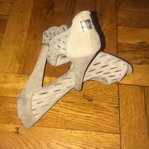 BCBG Darcee Suede Peep Toe shoe size 9 - Picture 2 of 4